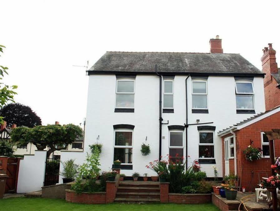 Laurels Bed & Breakfast Oswestry Ngoại thất bức ảnh